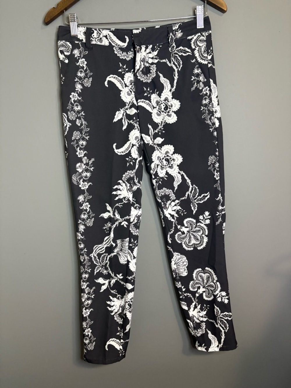 Rhythm Black White Floral Cropped Pants Slim Fit Size 2 - Picture 2 of 10